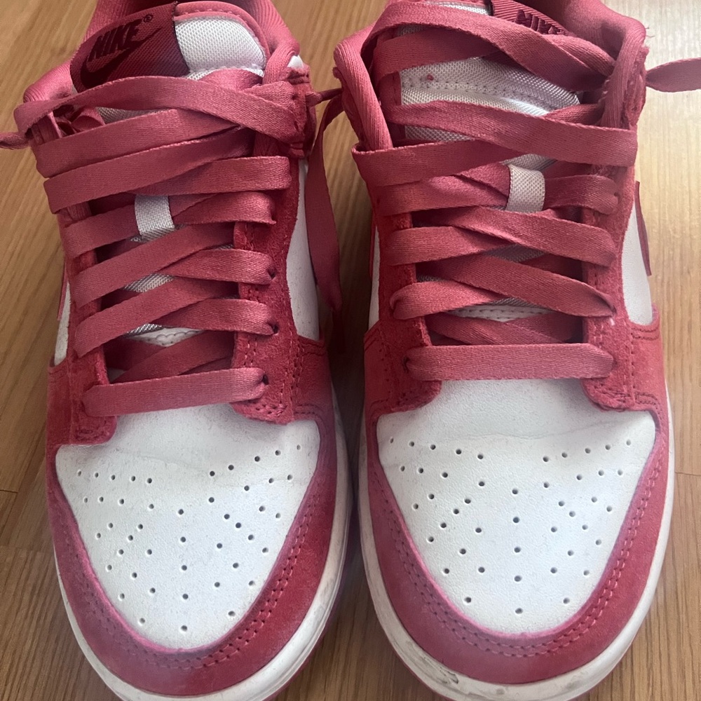Nike DUNK LOW WMNS
"VALENTINE'S DAY"